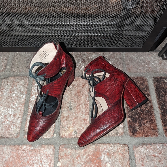 FreeBird JOYCE Red Croc Bootie Size 10 - Picture 14 of 15